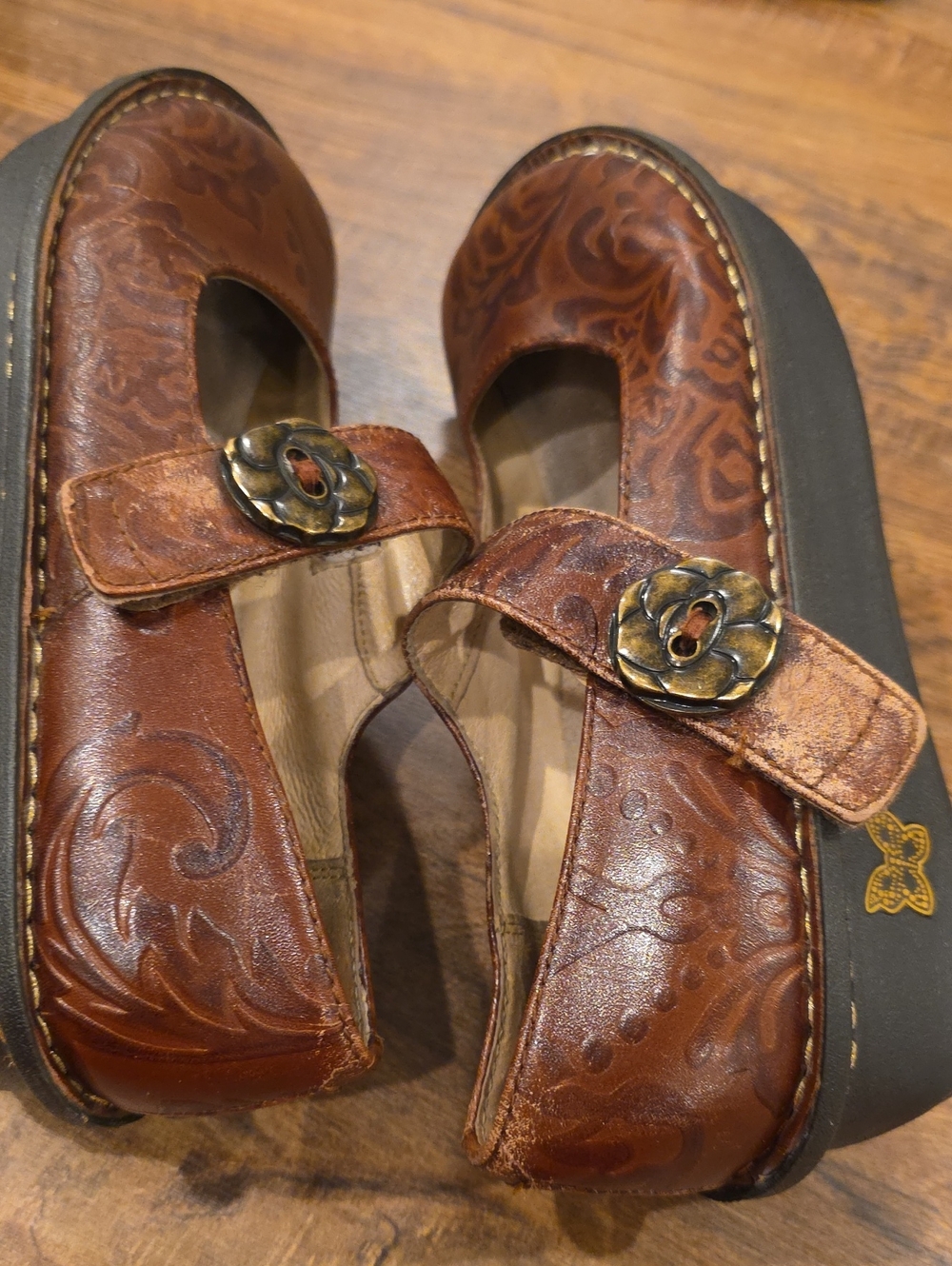 Alegria Brown Mary Jane Shoes with Floral Embossing Size 37 - Picture 9 of 12
